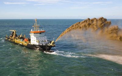 What are the key features to look for in a high-quality dredging hose